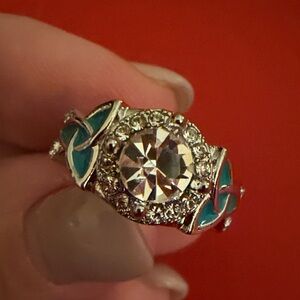 NWOT Elegant Silver and Turquoise Fashion Ring